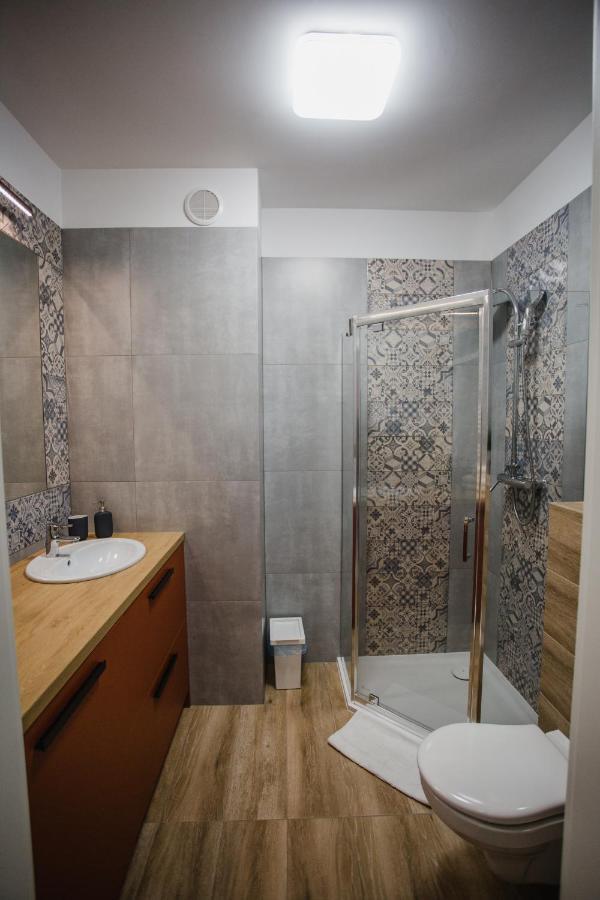 W&K Apartments - Ginger Suite - Faktura Vat, Parking コシャリン エクステリア 写真