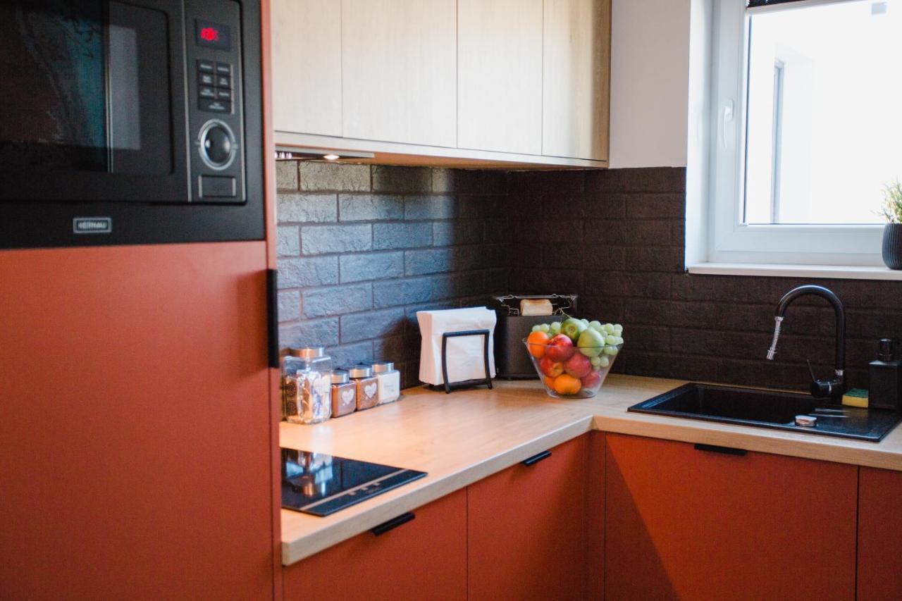 W&K Apartments - Ginger Suite - Faktura Vat, Parking コシャリン エクステリア 写真